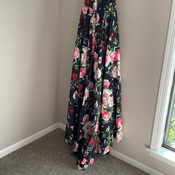 Sherri Hill black floral strapless asymmetrical event gown size 2 - Picture 8 of 9